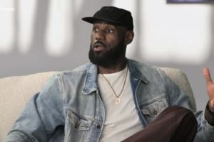 詹姆斯:我已做职业球员20多年 我打球时仍更多出于热爱而非薪酬