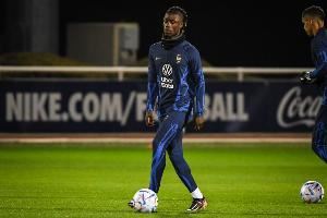 记者:卡马文加腿筋不适,能否出战乌克兰存疑